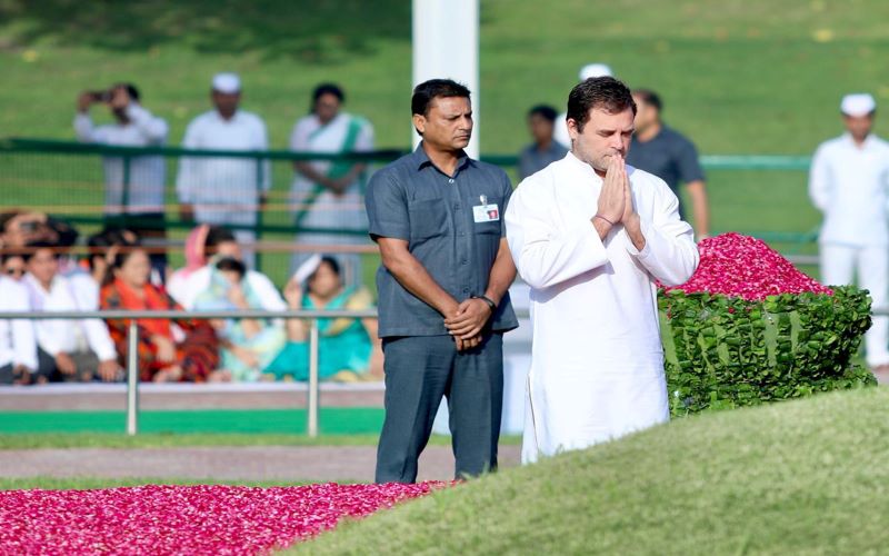 Sonia, Rahul pay tribute to Pt. Jawaharlal Nehru on his death anniversary  