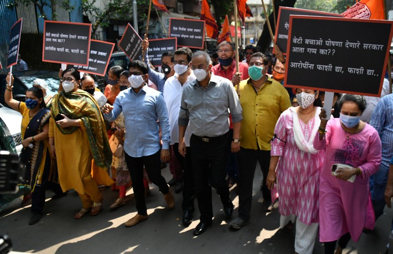 Restaurants, bars, cafes reopen in Mumbai