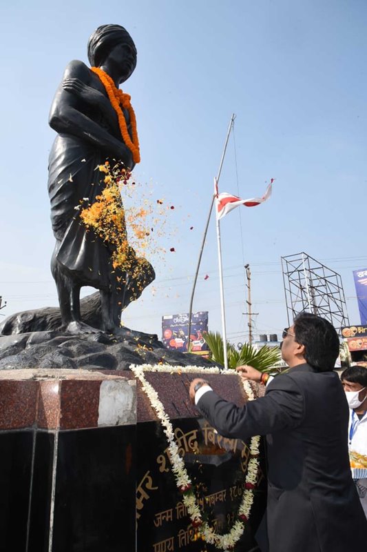 Jharkhand CM Hemant Soren pays tribute to Birsa Munda