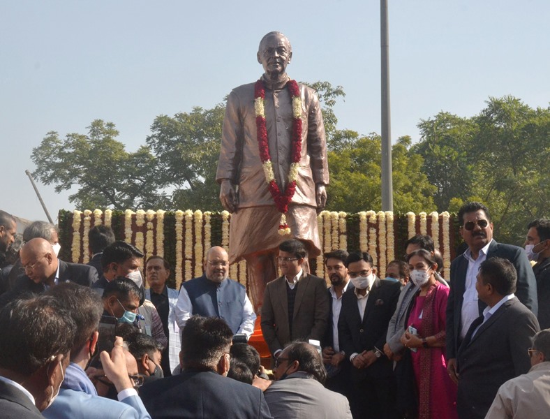 Amit Shah unveils late Arun Jaitley's statue in Feroz Shah Kotla