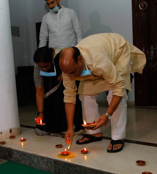 COVID-19: India responds to Modi's 9Minute9PM blackout