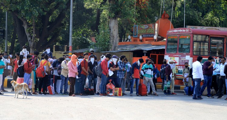 COVID-19: Stranded students return home in Prayagraj 