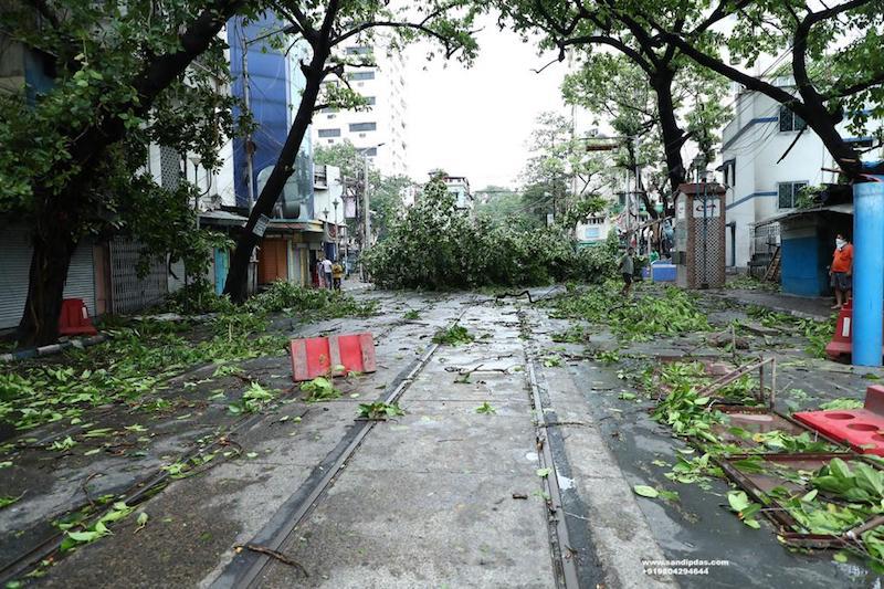 Cyclone Amphan leaves trail of devastation in West Bengal capital Kolkata