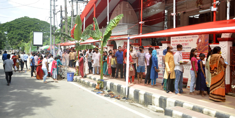 Guwahati: Devotees lighting earthen lamps and incense sticks while offering worship to Lord Ganesha