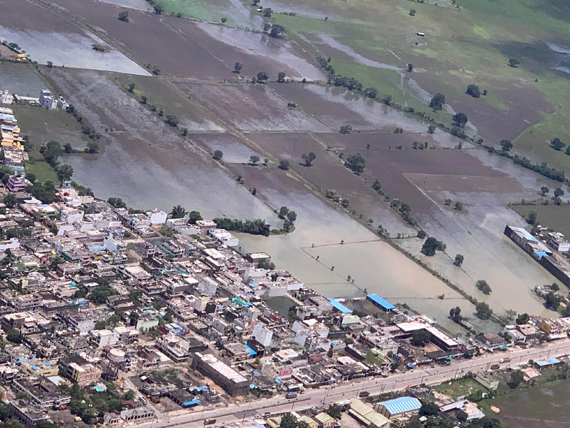 MP Chief Minister Shivraj Singh Chouhan conducting an aerial survey of flooded areas