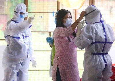 India records around 30,000 COVID-19 cases for past two days 