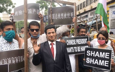 Kolkatans demonstrate against China