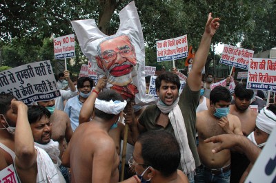 Congress protests Indian Railway privatisation in Delhi