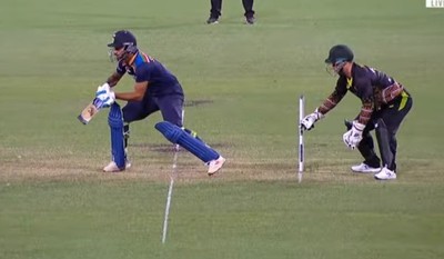 Not quick enough like MS Dhoni: Australian wicket-keeper tells Dhawan after missed stumping chance