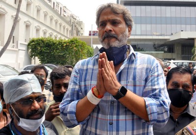 SPB Charan present outside hospital where his father S P Balasubrahmanyam died