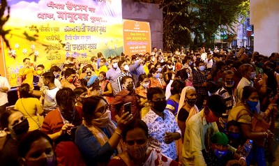 Glimpses of the last day of Durga Puja in Kolkata