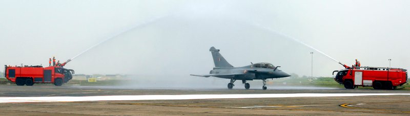 IAF formally inducts Rafale and SU-30 aircraft