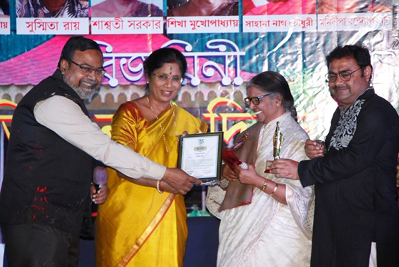 Press Club, Kolkata felicitates 8 women journalists and photo journalists on Women's Day