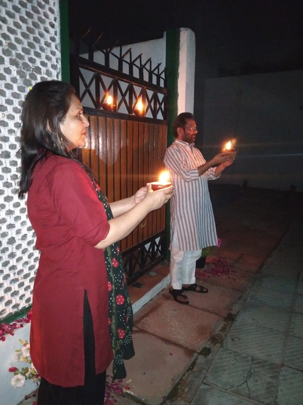 COVID-19: India responds to Modi's 9Minute9PM blackout