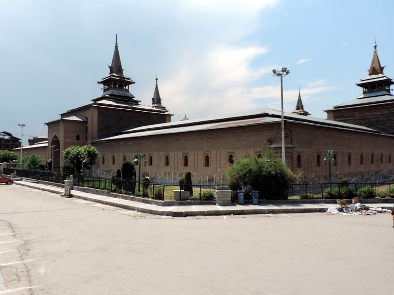 Covid: Main gate of historic Jamia Masjid in Nowhatta down town Srinagar closed