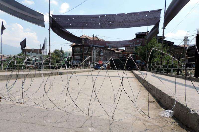 Business in Srinagar resumes after restrictions