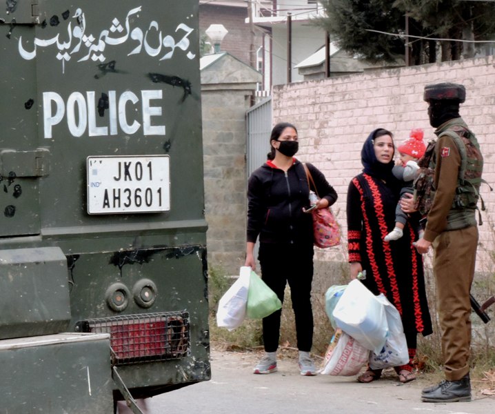 Jammu and Kashmir: Security forces ready to proceed at the encounter site