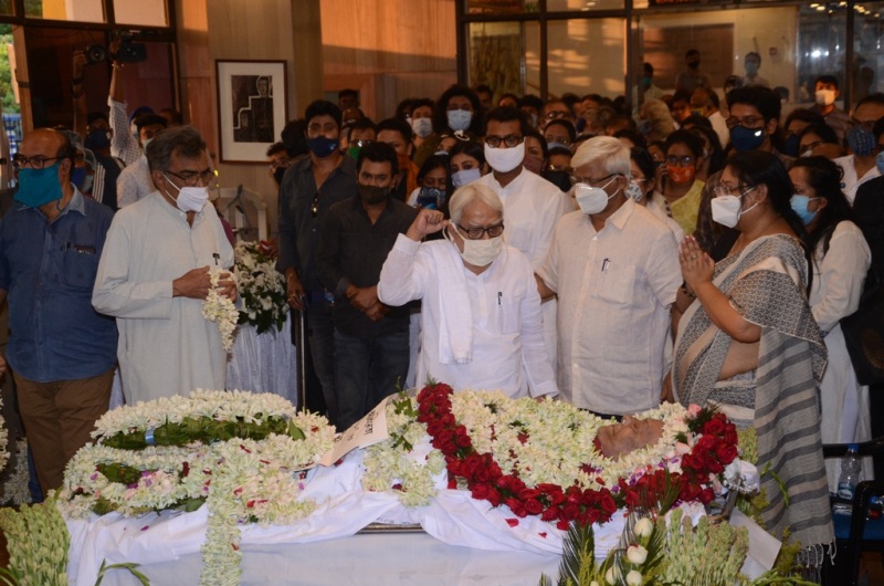 RIP Legend: Bengalis bid farwell to iconic actor Soumitra Chatterjee