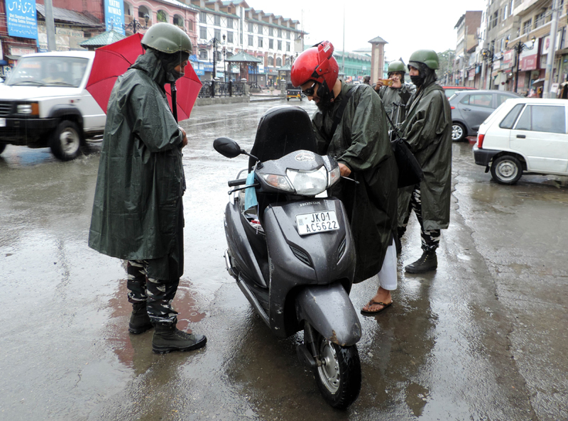 Security forces alert over subversive activities in Srinagar