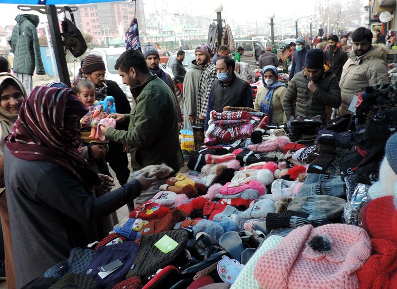 Fresh snowfall in Srinagar