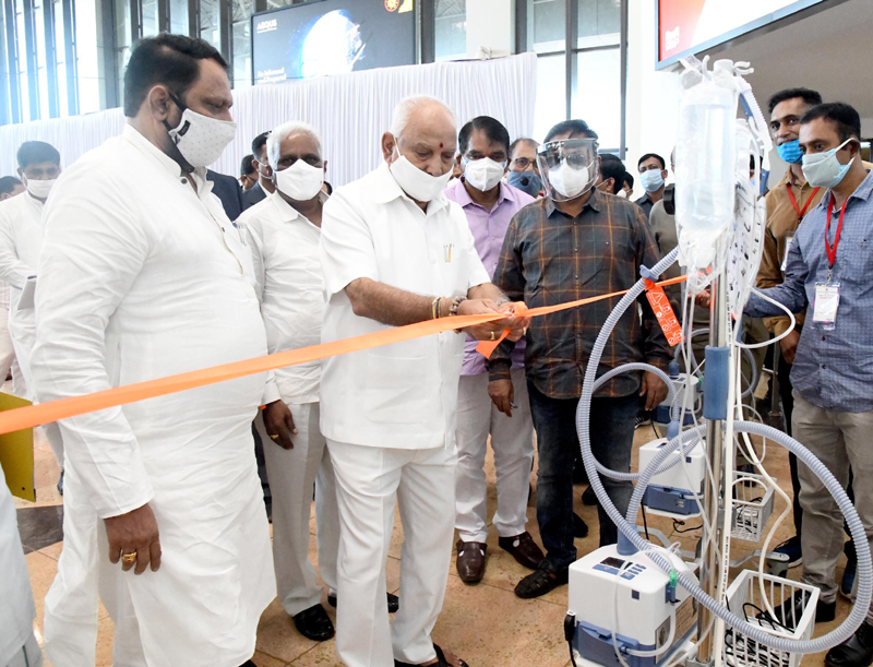 BIMS: Karnataka chief minister B S Yeddiyurappa hands over Oxigen instruments
