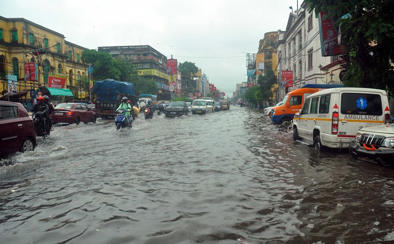 Normal life hit as heavy rain lashes Kolkata, leaves several areas waterlogged