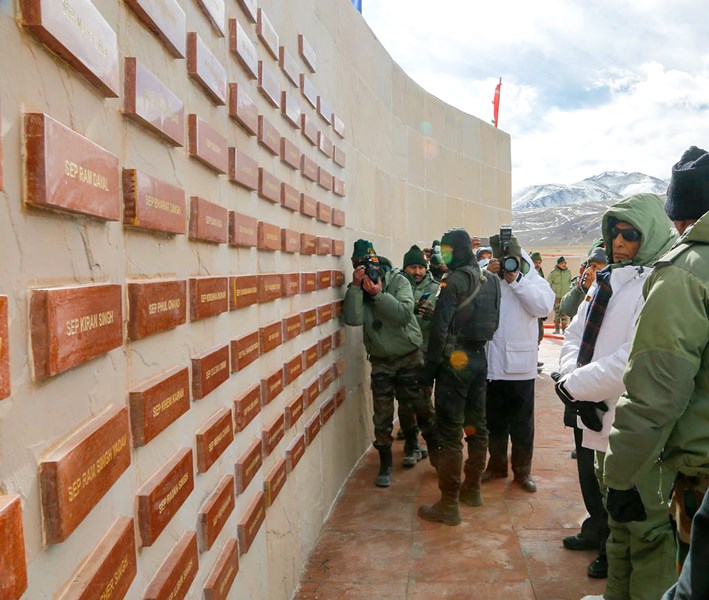 Rajnath Singh laying wreath at Rezang La War Memorial, Ahir Dham