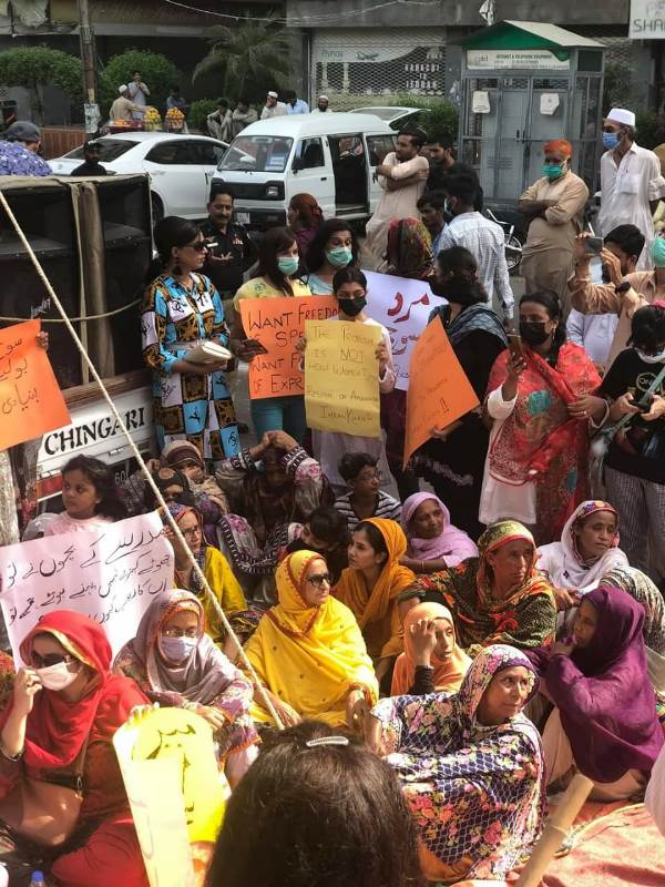 Imran Khan 'few clothes' remark: Women demonstrate in Karachi