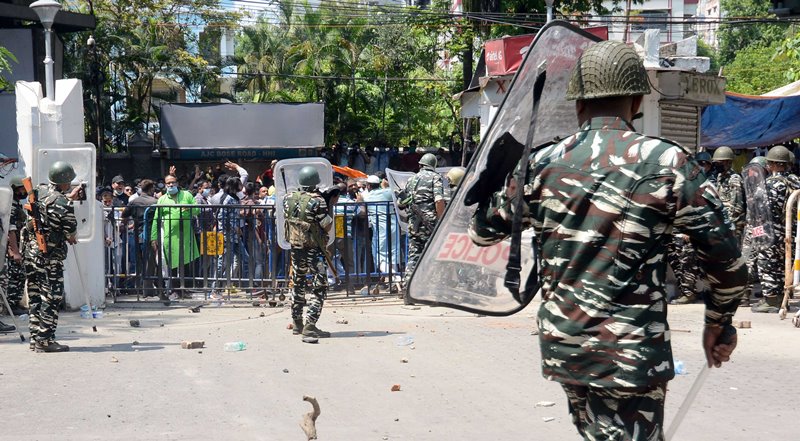 TMC activists gather outside CBI office at Nizam Palace in protest against politicians' arrests