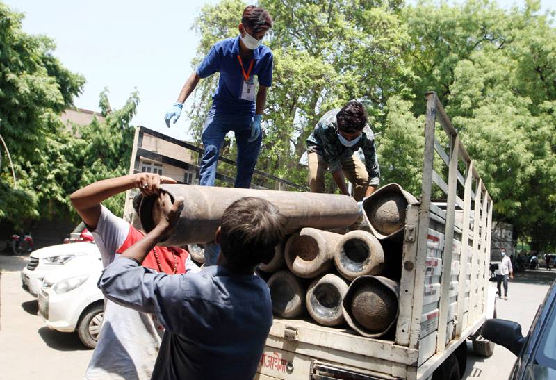 Transportation of Oxygen cylinders in Prayagraj