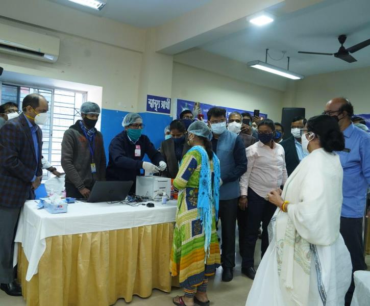 Mamata Banerjee receives Swasthya Sathi card