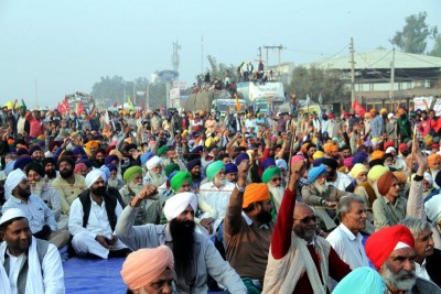 Thousands of farmers  across Maharashtra join farmers rally in Mumbai