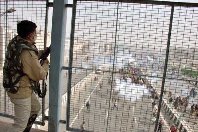 Farmers' tractor rally turns violent: Govt suspends internet services in parts of Delhi-NCR