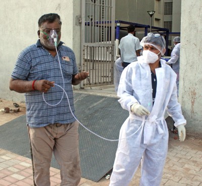 At 1.96 lakh cases, India's daily new COVID-19 cases fall below 2 lakh mark after 40 days