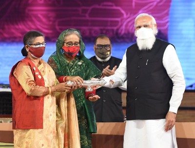 As Bangladesh turns 50, world leaders hail its success story