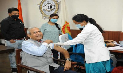 COVID-19:  Haryana DGP takes second dose of vaccine