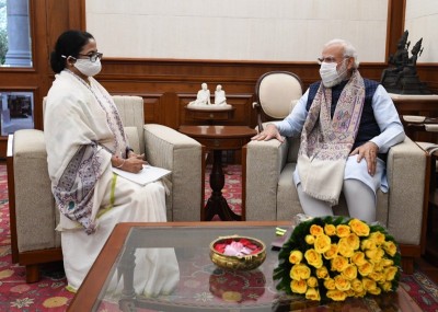 Mamata Banerjee invites PM Modi to inaugurate business summit in Bengal in April