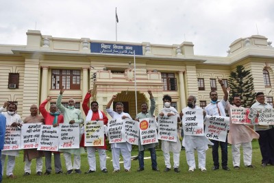 RJD protests in Bihar Assembly