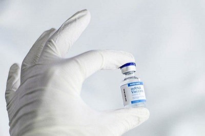 Government distributes 46000 Covid care kits among patients in home isolation in Jammu and Kashmir 