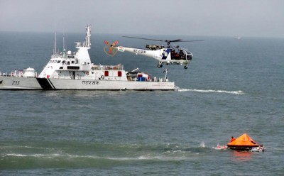 Indian coast guard seizes boat with 30 kg heroin; 8 Pakistanis arrested