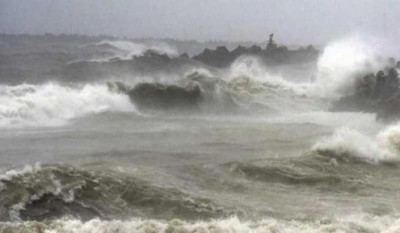 Indian Navy deploys rescue teams in view of cyclone Yaas in West Bengal, Odisha