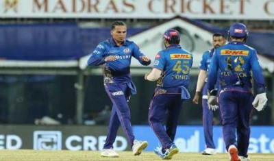 Rahul Chahar claims four wkts as KKR loses to MI by 10 runs