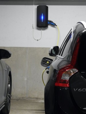 Jio-bp and Mahindra Group join hands for EV and low-carbon solutions