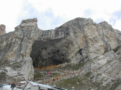 LG Manoj Sinha for synergizing inter-departmental efforts to facilitate pilgrims during Amarnath Yatra