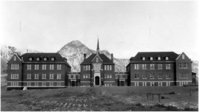 Mass grave of 215 children found in Canada's indigenous school