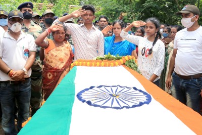 Hav. Manohar Kunkal: Family members and Indian Army officials paying tributes