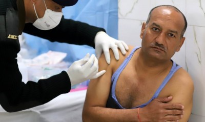 7,585 healthcare workers vaccinated against Covid-19 across Assam