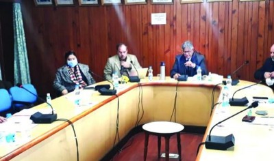 KU VC chairs first meeting of Working Group on Climate Change