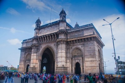 COVID-19: Maharashtra records 12,557 fresh cases, 233 deaths