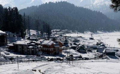 Jammu and Kashmir: Gulmarg gets back sheen, hotels register full bookings till April 15 